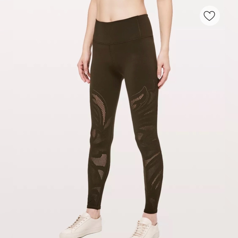 Lululemon reveal tight size 2 in black color